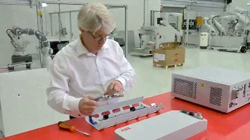 OmniCore™ C30 Controller – Base and Desktop version